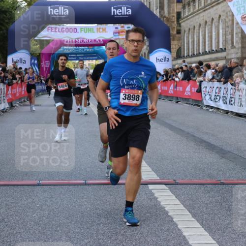 06.09.2026 - CURREX Alsterlauf Strokosch-Dieckow http://msf.ph/oto/10128299 06.09.2026 09:49:11 Ziel 2009, 3533, 3880, 3898, 4037, 4249, 5068, 5251, 5378, 5448, 5667, 5924, 6380, 6415, 8106 meine-sportfotos.de