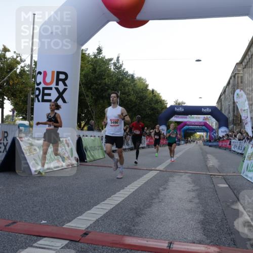 06.09.2026 - CURREX Alsterlauf Yannick Fuchs http://msf.ph/oto/10128347 06.09.2026 09:36:44 Ziel 26, 2813, 5340, 5375, 5444, 5490, 5972, 6412 meine-sportfotos.de