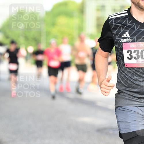 06.09.2026 - CURREX Alsterlauf Dr. Thomas Lammeyer http://msf.ph/oto/10128375 06.09.2026 09:49:00 Laufen 3301 meine-sportfotos.de