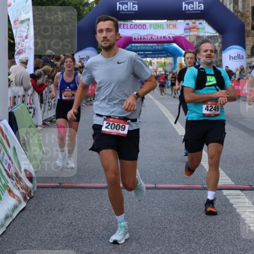 06.09.2026 - CURREX Alsterlauf Strokosch-Dieckow http://msf.ph/oto/10128380 06.09.2026 09:49:16 Ziel 2009, 2216, 3383, 3845, 3898, 4249, 5331, 5448, 5667, 5924, 6173, 6380, 6415, 8065 meine-sportfotos.de