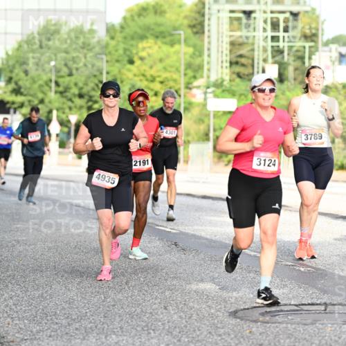 06.09.2026 - CURREX Alsterlauf Dr. Thomas Lammeyer http://msf.ph/oto/10128389 06.09.2026 09:49:02 Laufen 4375, 4301, 4935, 2191, 3124, 3789, 18, 228 meine-sportfotos.de