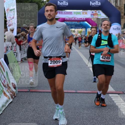 06.09.2026 - CURREX Alsterlauf Strokosch-Dieckow http://msf.ph/oto/10128394 06.09.2026 09:49:16 Ziel 2009, 2216, 3383, 3845, 3898, 4249, 5331, 5448, 5667, 5924, 6173, 6380, 6415, 8065 meine-sportfotos.de