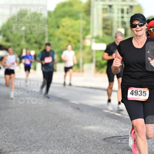 06.09.2026 - CURREX Alsterlauf Dr. Thomas Lammeyer http://msf.ph/oto/10128409 06.09.2026 09:49:04 Laufen 4935, 19 meine-sportfotos.de