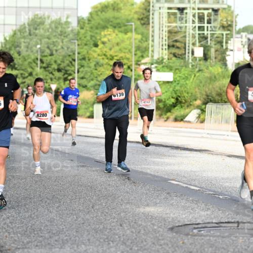 06.09.2026 - CURREX Alsterlauf Dr. Thomas Lammeyer http://msf.ph/oto/10128415 06.09.2026 09:49:05 Laufen 4375, 8280, 3289, 6139, 4742, 4301 meine-sportfotos.de