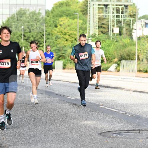 06.09.2026 - CURREX Alsterlauf Dr. Thomas Lammeyer http://msf.ph/oto/10128422 06.09.2026 09:49:06 Laufen 6139, 4375, 8280, 3289, 742, 4301 meine-sportfotos.de