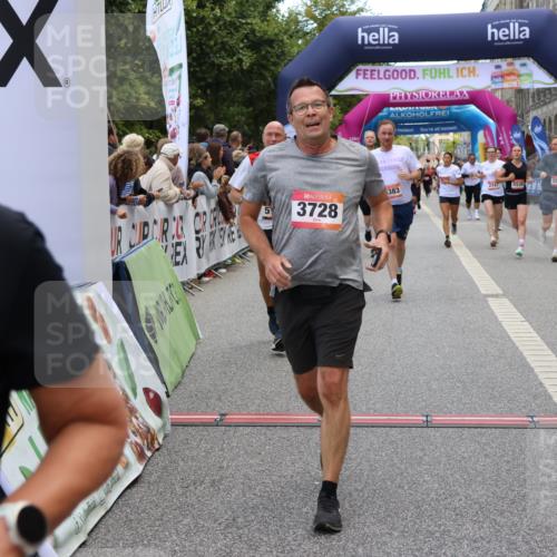 06.09.2026 - CURREX Alsterlauf Strokosch-Dieckow http://msf.ph/oto/10128540 06.09.2026 10:02:15 Ziel 2147, 2389, 2513, 2700, 3090, 3613, 3728, 3800, 4097, 4459, 4734, 4872, 5109, 5485, 5539, 5540, 5728, 5772, 6207, 6383, 8175 meine-sportfotos.de