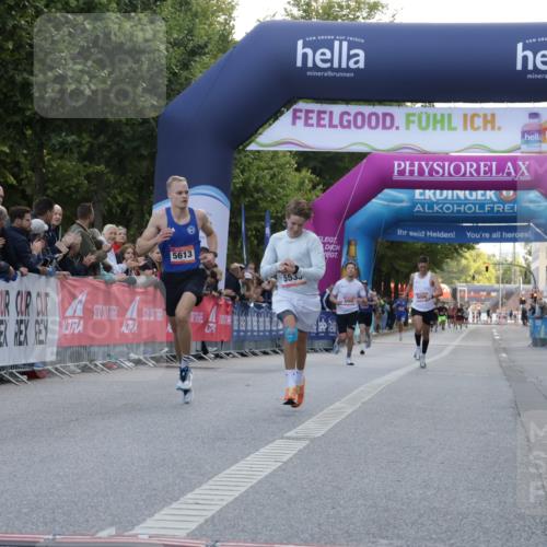 06.09.2026 - CURREX Alsterlauf Yannick Fuchs http://msf.ph/oto/10128564 06.09.2026 09:37:00 Ziel 5344, 5535, 5613 meine-sportfotos.de