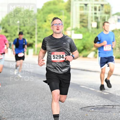 06.09.2026 - CURREX Alsterlauf Dr. Thomas Lammeyer http://msf.ph/oto/10128573 06.09.2026 09:49:21 Laufen 5294, 345 meine-sportfotos.de