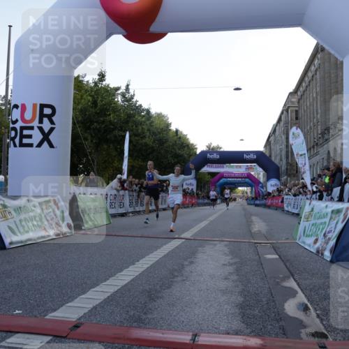 06.09.2026 - CURREX Alsterlauf Yannick Fuchs http://msf.ph/oto/10128610 06.09.2026 09:37:01 Ziel 5344, 5535, 5613 meine-sportfotos.de