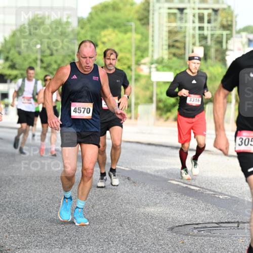 06.09.2026 - CURREX Alsterlauf Dr. Thomas Lammeyer http://msf.ph/oto/10128617 06.09.2026 09:49:28 Laufen 4226, 4570, 3316, 3058 meine-sportfotos.de