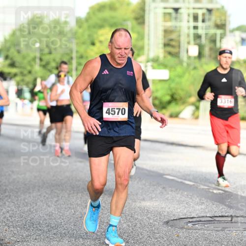 06.09.2026 - CURREX Alsterlauf Dr. Thomas Lammeyer http://msf.ph/oto/10128624 06.09.2026 09:49:28 Laufen 4226, 4570, 3316 meine-sportfotos.de