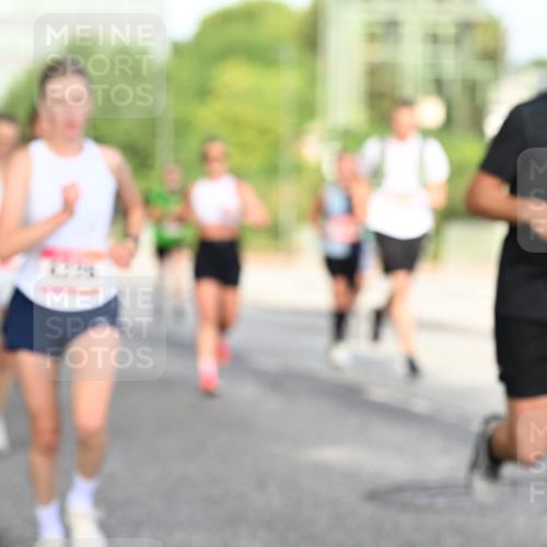 06.09.2026 - CURREX Alsterlauf Dr. Thomas Lammeyer http://msf.ph/oto/10128641 06.09.2026 09:49:30 Laufen  meine-sportfotos.de