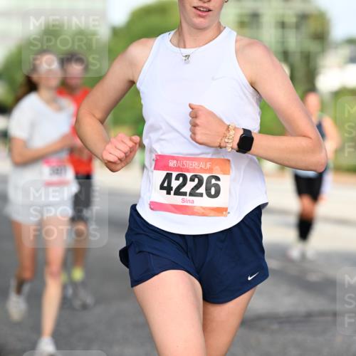 06.09.2026 - CURREX Alsterlauf Dr. Thomas Lammeyer http://msf.ph/oto/10128649 06.09.2026 09:49:31 Laufen 20, 4226 meine-sportfotos.de