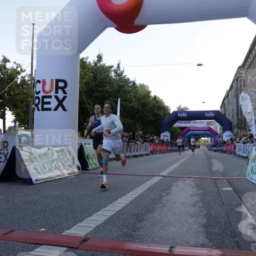 06.09.2026 - CURREX Alsterlauf Yannick Fuchs http://msf.ph/oto/10128655 06.09.2026 09:37:02 Ziel 5344, 5535, 5613 meine-sportfotos.de