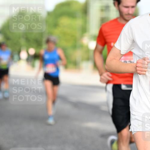 06.09.2026 - CURREX Alsterlauf Dr. Thomas Lammeyer http://msf.ph/oto/10128665 06.09.2026 09:49:33 Laufen 3971 meine-sportfotos.de