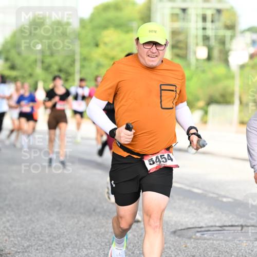 06.09.2026 - CURREX Alsterlauf Dr. Thomas Lammeyer http://msf.ph/oto/10128725 06.09.2026 09:49:40 Laufen 5454, 614 meine-sportfotos.de