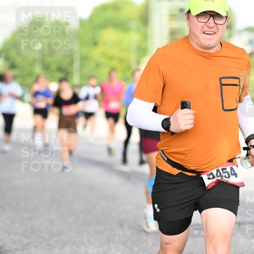 06.09.2026 - CURREX Alsterlauf Dr. Thomas Lammeyer http://msf.ph/oto/10128728 06.09.2026 09:49:40 Laufen 454 meine-sportfotos.de