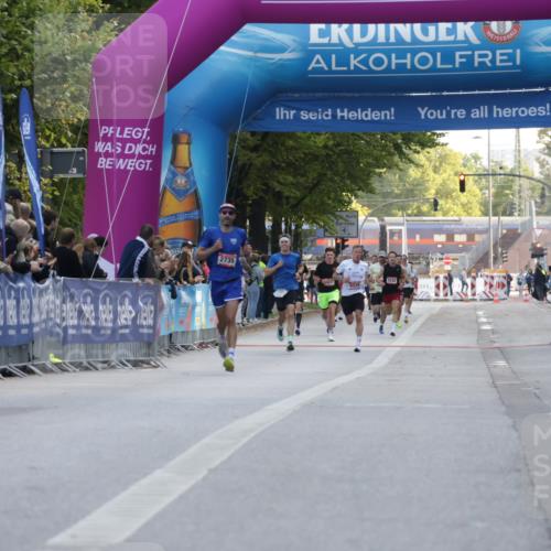 06.09.2026 - CURREX Alsterlauf Yannick Fuchs http://msf.ph/oto/10128775 06.09.2026 09:37:08 Ziel 5535, 5613, 6005, 6006 meine-sportfotos.de