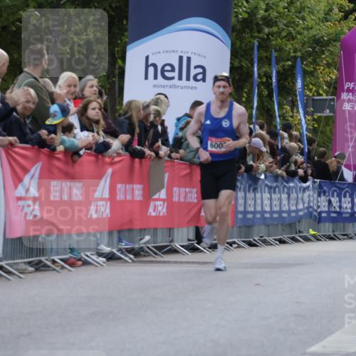 06.09.2026 - CURREX Alsterlauf Yannick Fuchs http://msf.ph/oto/10128785 06.09.2026 09:37:08 Ziel 5535, 5613, 6005, 6006 meine-sportfotos.de