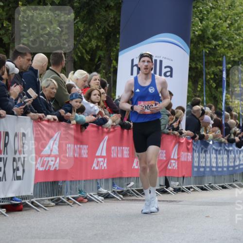 06.09.2026 - CURREX Alsterlauf Yannick Fuchs http://msf.ph/oto/10128808 06.09.2026 09:37:10 Ziel 5535, 5613, 6005, 6006 meine-sportfotos.de