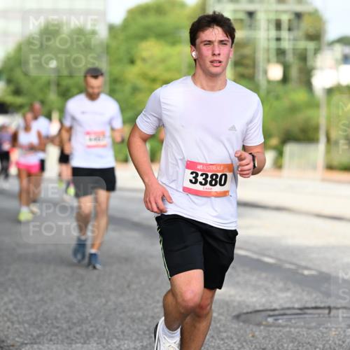 06.09.2026 - CURREX Alsterlauf Dr. Thomas Lammeyer http://msf.ph/oto/10128810 06.09.2026 09:49:49 Laufen 3380 meine-sportfotos.de