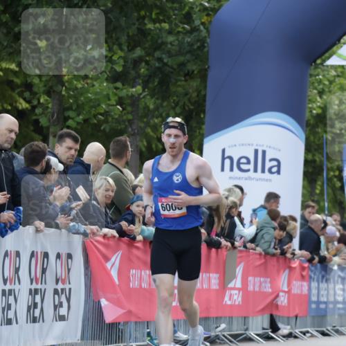 06.09.2026 - CURREX Alsterlauf Yannick Fuchs http://msf.ph/oto/10128818 06.09.2026 09:37:11 Ziel 6005, 6006 meine-sportfotos.de