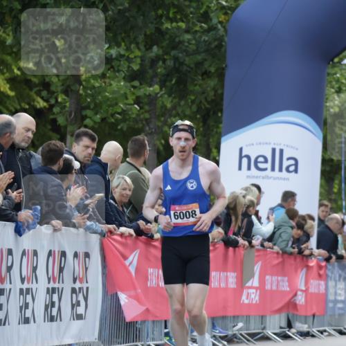 06.09.2026 - CURREX Alsterlauf Yannick Fuchs http://msf.ph/oto/10128825 06.09.2026 09:37:11 Ziel 6005, 6006 meine-sportfotos.de