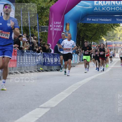 06.09.2026 - CURREX Alsterlauf Yannick Fuchs http://msf.ph/oto/10128909 06.09.2026 09:37:16 Ziel 2735, 6006, 6008 meine-sportfotos.de