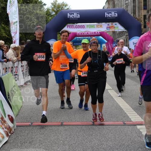 06.09.2026 - CURREX Alsterlauf Strokosch-Dieckow http://msf.ph/oto/10128924 06.09.2026 10:02:34 Ziel 2135, 2304, 2486, 2488, 2817, 2886, 3042, 3062, 3089, 3532, 3584, 3790, 3858, 3882, 4173, 4285, 4325, 4550, 4594, 4624, 5379, 5517, 5908, 6152, 6174, 6203, 6233, 8268, 8331 meine-sportfotos.de