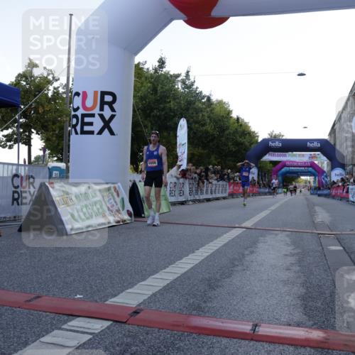 06.09.2026 - CURREX Alsterlauf Yannick Fuchs http://msf.ph/oto/10128926 06.09.2026 09:37:17 Ziel 2735, 6008 meine-sportfotos.de