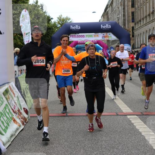 06.09.2026 - CURREX Alsterlauf Strokosch-Dieckow http://msf.ph/oto/10128933 06.09.2026 10:02:35 Ziel 2135, 2304, 2486, 2488, 2886, 3028, 3042, 3062, 3089, 3532, 3584, 3790, 3858, 3882, 4173, 4285, 4325, 4550, 4594, 4624, 5379, 5517, 5908, 6152, 6174, 6203, 6431, 8268, 8331 meine-sportfotos.de