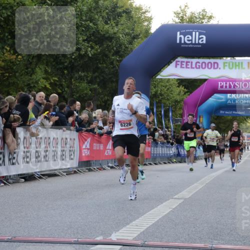 06.09.2026 - CURREX Alsterlauf Yannick Fuchs http://msf.ph/oto/10129019 06.09.2026 09:37:22 Ziel 2735, 6008, 6057, 6226 meine-sportfotos.de