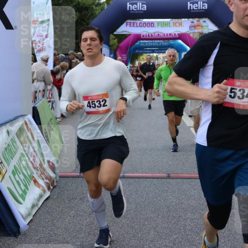 06.09.2026 - CURREX Alsterlauf Strokosch-Dieckow http://msf.ph/oto/10129025 06.09.2026 09:49:56 Ziel 2094, 2814, 2823, 3063, 3368, 3492, 4142, 4161, 4212, 4428, 4532, 4932, 4951, 4954, 5346, 6010, 6475 meine-sportfotos.de