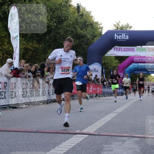 06.09.2026 - CURREX Alsterlauf Yannick Fuchs http://msf.ph/oto/10129062 06.09.2026 09:37:23 Ziel 2735, 6008, 6057, 6226 meine-sportfotos.de