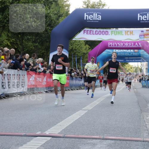 06.09.2026 - CURREX Alsterlauf Yannick Fuchs http://msf.ph/oto/10129116 06.09.2026 09:37:25 Ziel 2735, 5637, 6008, 6057, 6226, 6238 meine-sportfotos.de