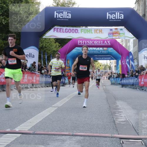 06.09.2026 - CURREX Alsterlauf Yannick Fuchs http://msf.ph/oto/10129136 06.09.2026 09:37:26 Ziel 2391, 2735, 3809, 5637, 6057, 6226, 6238 meine-sportfotos.de