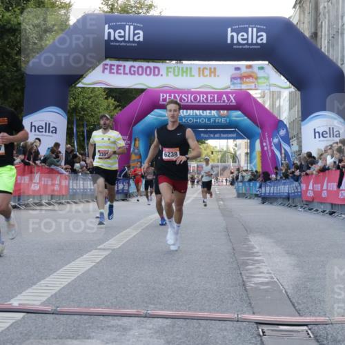 06.09.2026 - CURREX Alsterlauf Yannick Fuchs http://msf.ph/oto/10129145 06.09.2026 09:37:26 Ziel 2391, 2735, 3809, 5637, 6057, 6226, 6238 meine-sportfotos.de