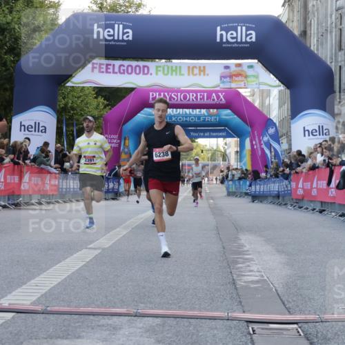 06.09.2026 - CURREX Alsterlauf Yannick Fuchs http://msf.ph/oto/10129155 06.09.2026 09:37:26 Ziel 2391, 2735, 3809, 5637, 6057, 6226, 6238 meine-sportfotos.de