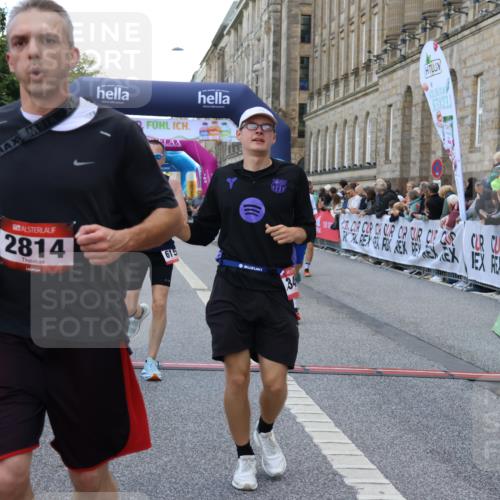 06.09.2026 - CURREX Alsterlauf Strokosch-Dieckow http://msf.ph/oto/10129168 06.09.2026 09:50:02 Ziel 2020, 2094, 2814, 2823, 3492, 4105, 4142, 4428, 4532, 4951, 4954, 5628, 5744, 5834, 6010, 6157, 6475 meine-sportfotos.de