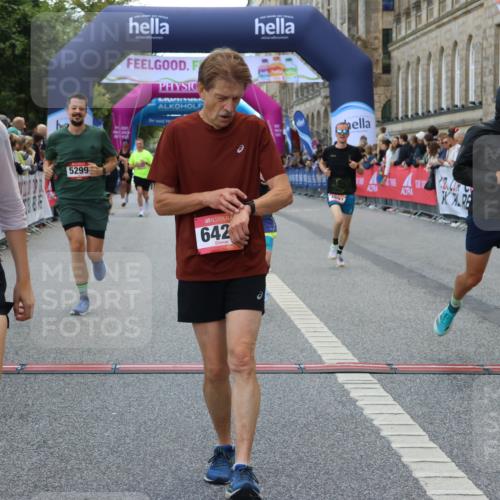06.09.2026 - CURREX Alsterlauf Strokosch-Dieckow http://msf.ph/oto/10129488 06.09.2026 09:50:32 Ziel 2411, 2506, 2878, 2937, 3044, 4568, 4755, 4897, 5299, 5631, 5946, 6427, 8156 meine-sportfotos.de