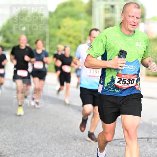 06.09.2026 - CURREX Alsterlauf Dr. Thomas Lammeyer http://msf.ph/oto/10129565 06.09.2026 09:51:09 Laufen 3391, 2530, 261, 370 meine-sportfotos.de
