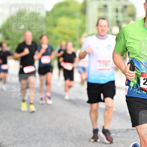 06.09.2026 - CURREX Alsterlauf Dr. Thomas Lammeyer http://msf.ph/oto/10129569 06.09.2026 09:51:10 Laufen 1397, 2530, 261 meine-sportfotos.de