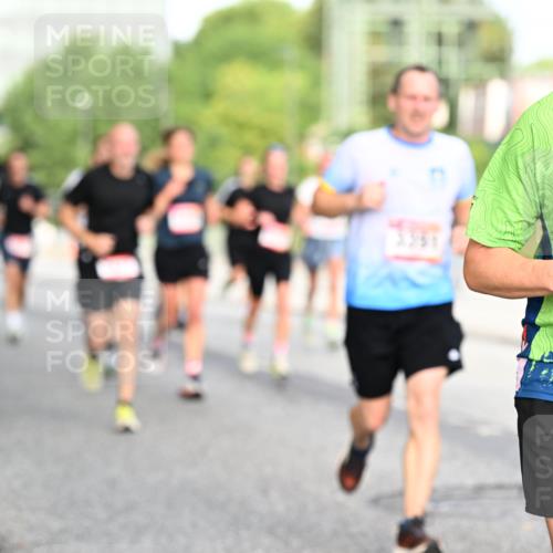 06.09.2026 - CURREX Alsterlauf Dr. Thomas Lammeyer http://msf.ph/oto/10129570 06.09.2026 09:51:10 Laufen 2530, 261 meine-sportfotos.de