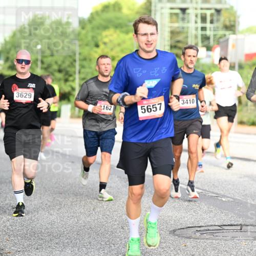 06.09.2026 - CURREX Alsterlauf Dr. Thomas Lammeyer http://msf.ph/oto/10129731 06.09.2026 09:51:28 Laufen 2397, 3629, 162, 5657, 3410, 3233 meine-sportfotos.de