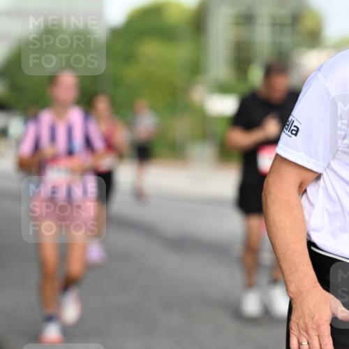 06.09.2026 - CURREX Alsterlauf Dr. Thomas Lammeyer http://msf.ph/oto/10129774 06.09.2026 09:51:32 Laufen 239 meine-sportfotos.de