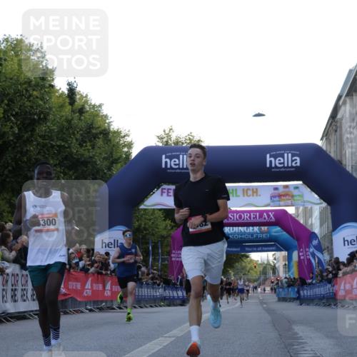 06.09.2026 - CURREX Alsterlauf Yannick Fuchs http://msf.ph/oto/10129843 06.09.2026 09:37:55 Ziel 2802, 3382, 5671, 6001, 6300, 8011 meine-sportfotos.de
