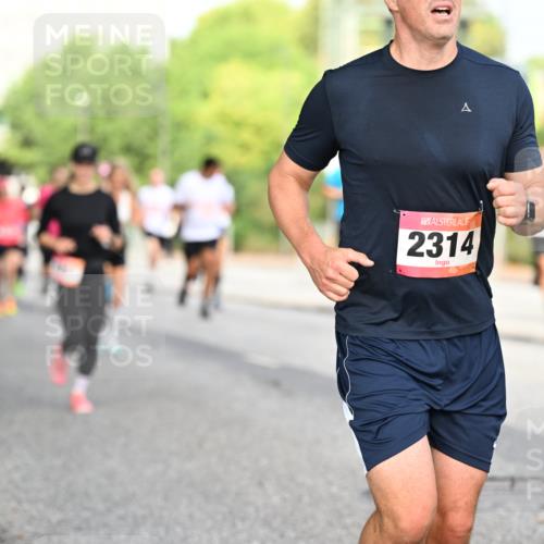 06.09.2026 - CURREX Alsterlauf Dr. Thomas Lammeyer http://msf.ph/oto/10129866 06.09.2026 09:51:45 Laufen 2314 meine-sportfotos.de