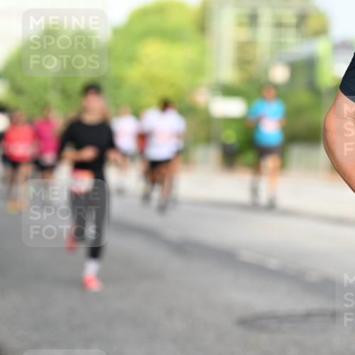 06.09.2026 - CURREX Alsterlauf Dr. Thomas Lammeyer http://msf.ph/oto/10129872 06.09.2026 09:51:45 Laufen  meine-sportfotos.de