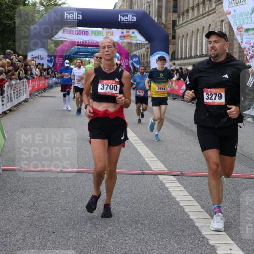 06.09.2026 - CURREX Alsterlauf Strokosch-Dieckow http://msf.ph/oto/10129890 06.09.2026 09:51:02 Ziel 2008, 2200, 2344, 2594, 2803, 3152, 3279, 3498, 3664, 3700, 4070, 4687, 4895, 5101, 5365, 5480, 5642, 5977, 6204, 6277 meine-sportfotos.de