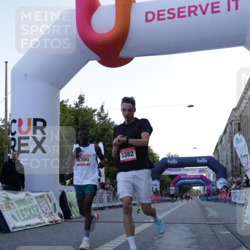 06.09.2026 - CURREX Alsterlauf Yannick Fuchs http://msf.ph/oto/10129903 06.09.2026 09:37:57 Ziel 2802, 3382, 5671, 5901, 6001, 6300, 8011 meine-sportfotos.de